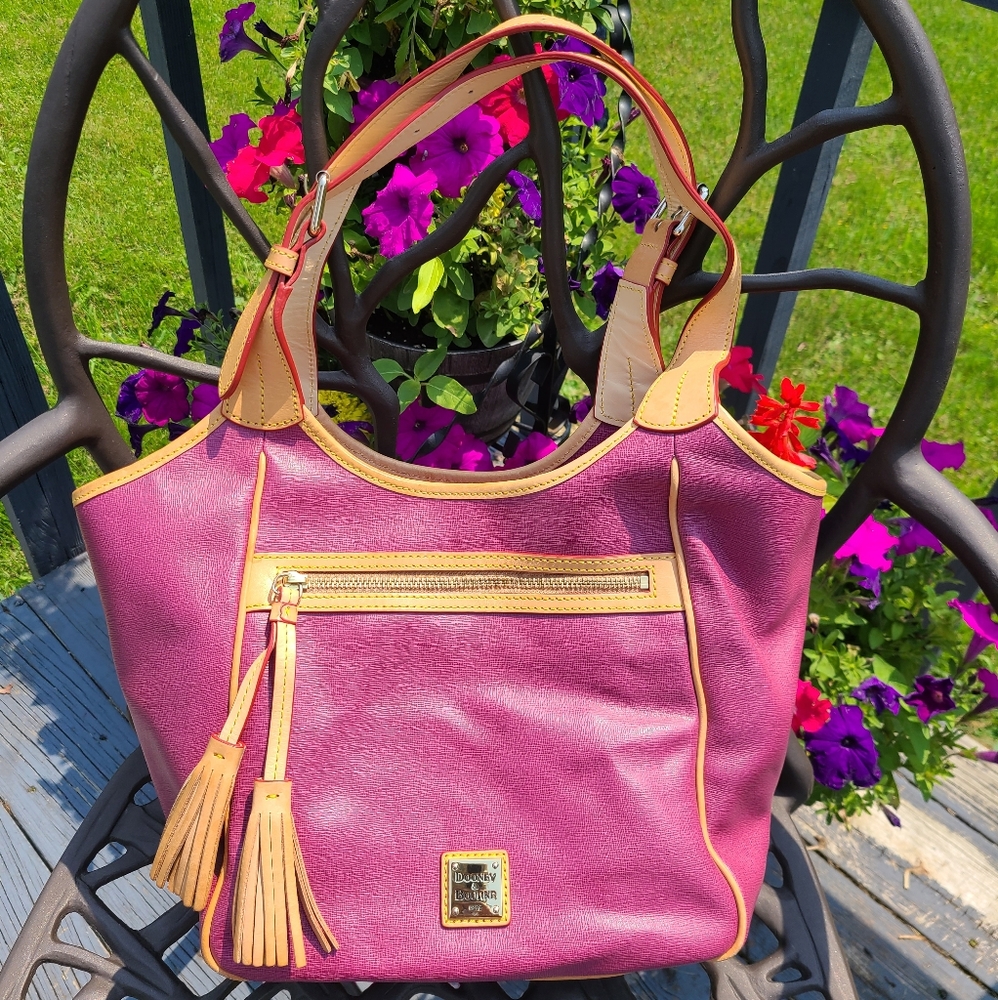 💗 SOLD SOLD SOLD Dooney saffiano Maddie tote 🌸